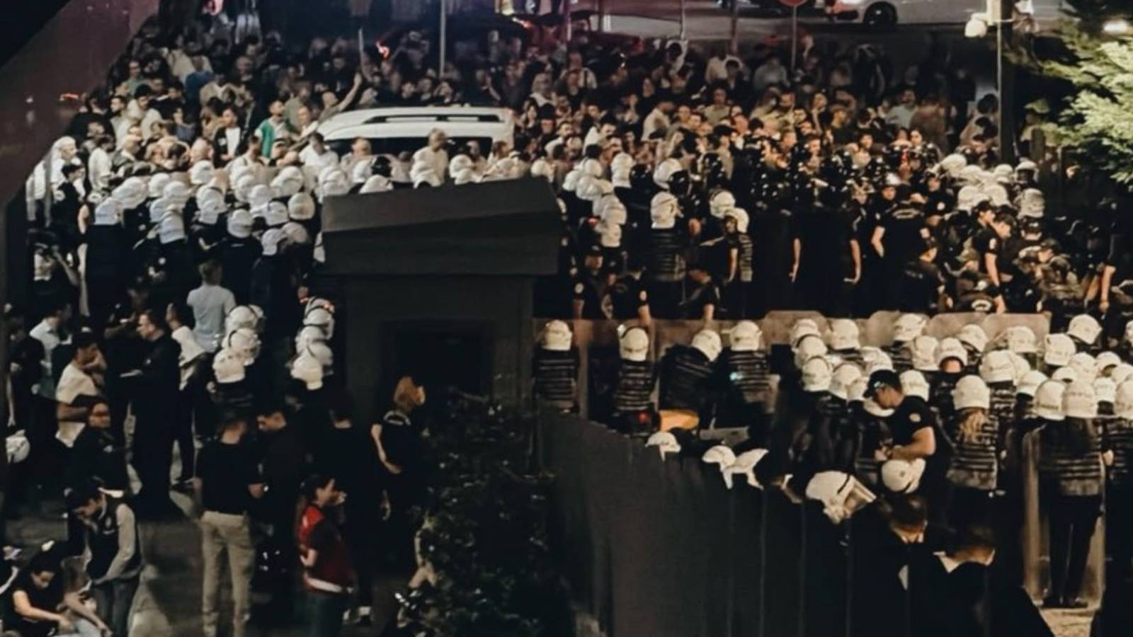 ali mahir basarir turkiye bu geceyi hic unutmayacak akp 12 eylulden daha kara bir tablo olusturma gayretinde PtSV5Zq8