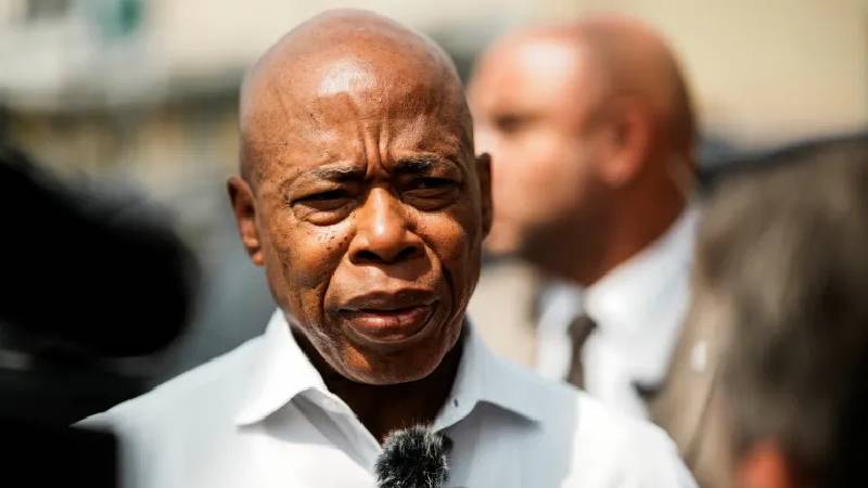 new york belediye baskani adams yeniden secim kampanyasindan cekildigini duyurdu md8Ax3rG