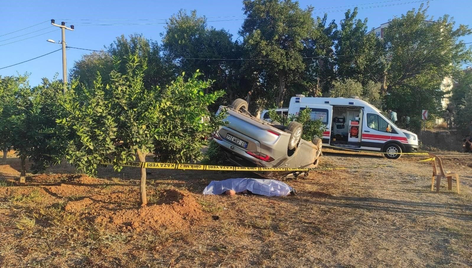 otomobil sarampole devrildi 1 olu ZQdsGGP6