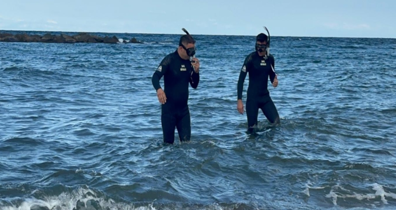 sahilde cocuk ayakkabilari bulundu ekipler alarma gecti UnX7F7GH