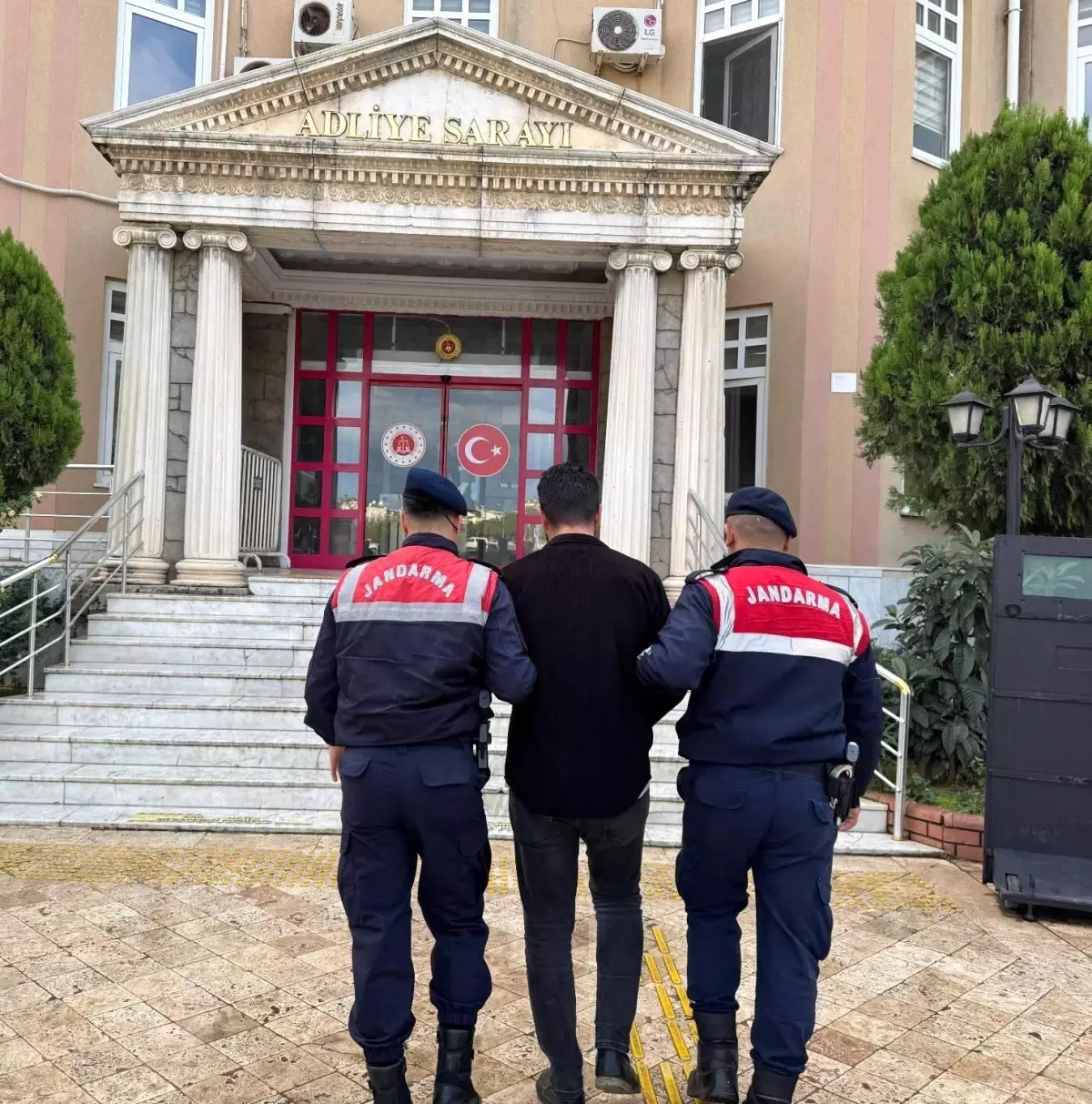 didimde uyusturucu sucundan aranan sahis yakalandi pjqFJrcC.jpg