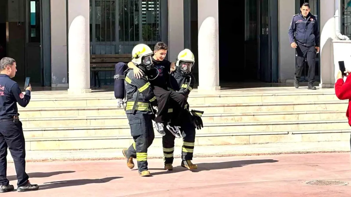 mugla fen lisesinde kapsamli deprem tatbikati gerceklestirildi yC4kLRtU.jpg
