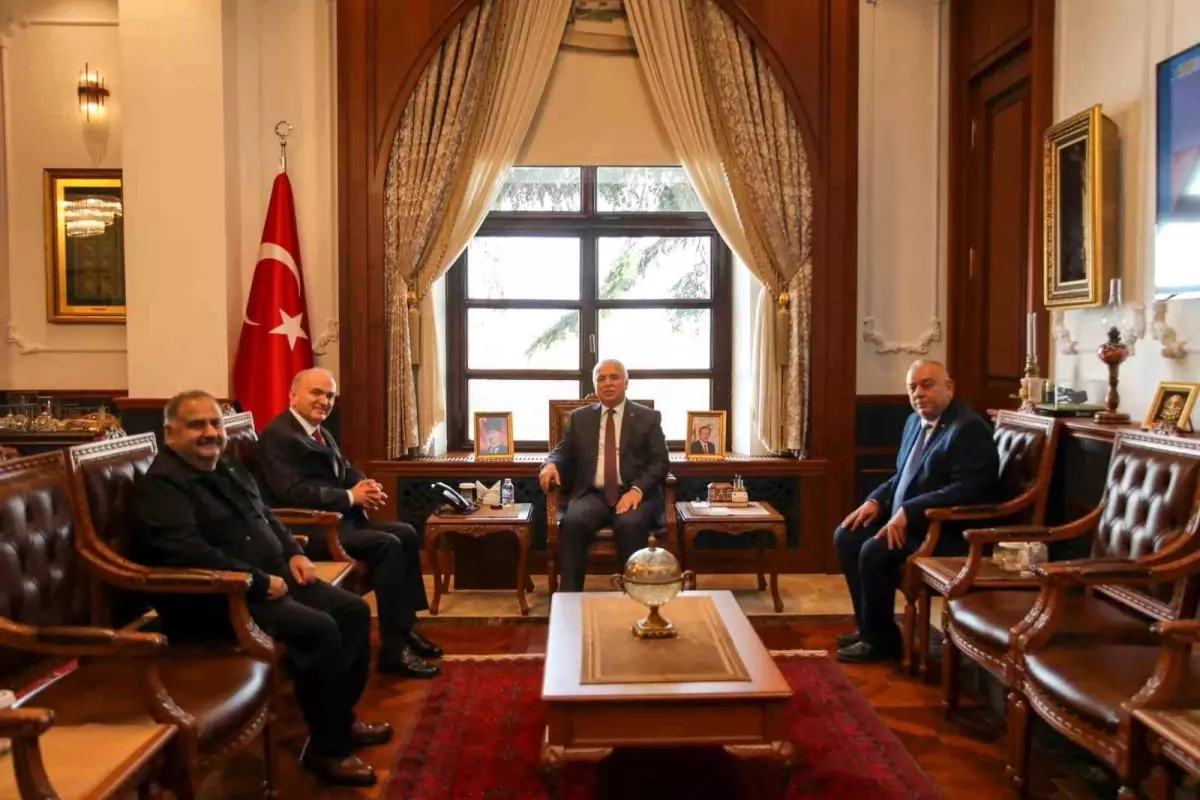 duzce heyeti trabzonda onemli ziyaretlerde bulundu aB19HCtF.jpg