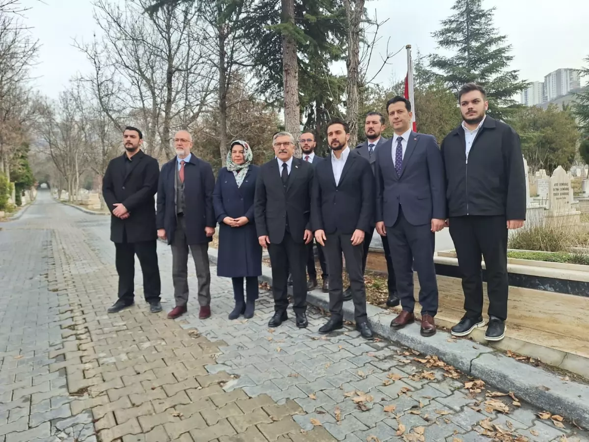 Bayrak Şairi Arif Nihat Asya Anısına Tören