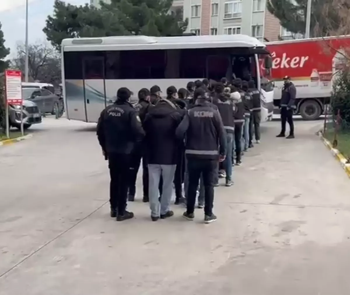Manisa’da Dolandırıcılık Operasyonu: 15 Gözaltı