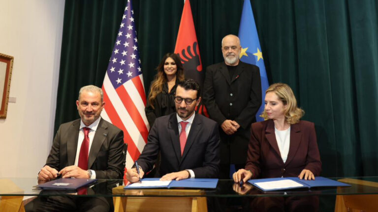 abd-arnavutluk-ve-yunanistan-arasinda-enerji-anlasmasi-pUADDxc8