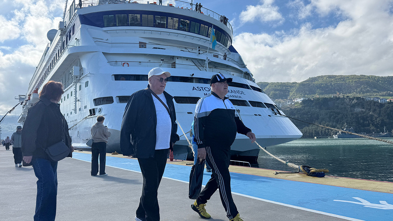 Amasra’da Astoria Grande Kruvaziyeri Ziyareti