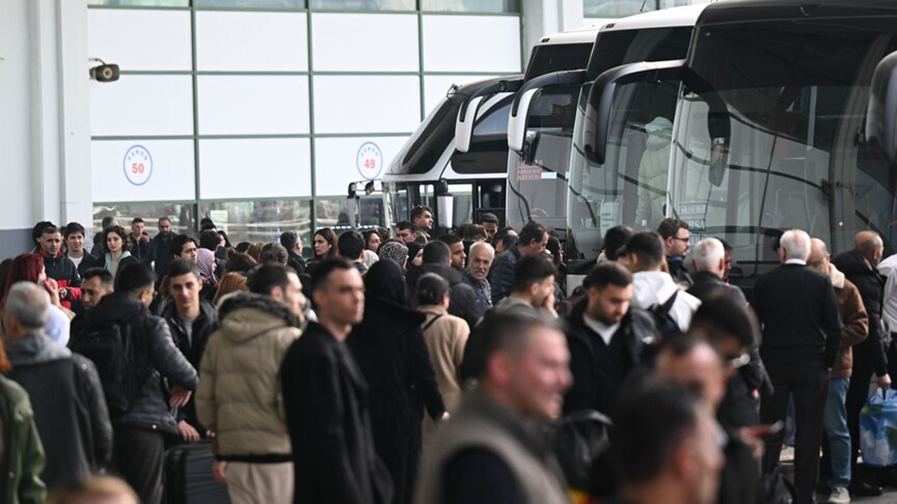 cifte-bayramda-vatandas-otobus-biletlerine-hucum-etti-P9ZZnyAw