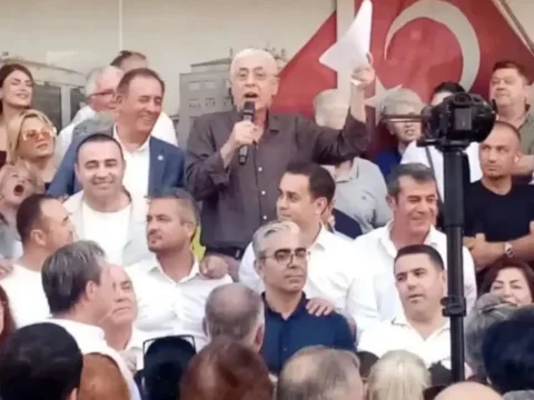 Antalyada toplu istifa chpnin eski il baskani ve ilce baskanlari ile 19 mart protestolarinda ZeX5KPjI